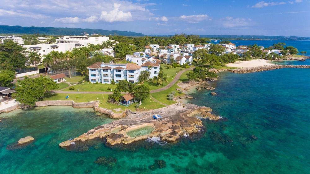 Point Village Studio نيغريل المظهر الخارجي الصورة